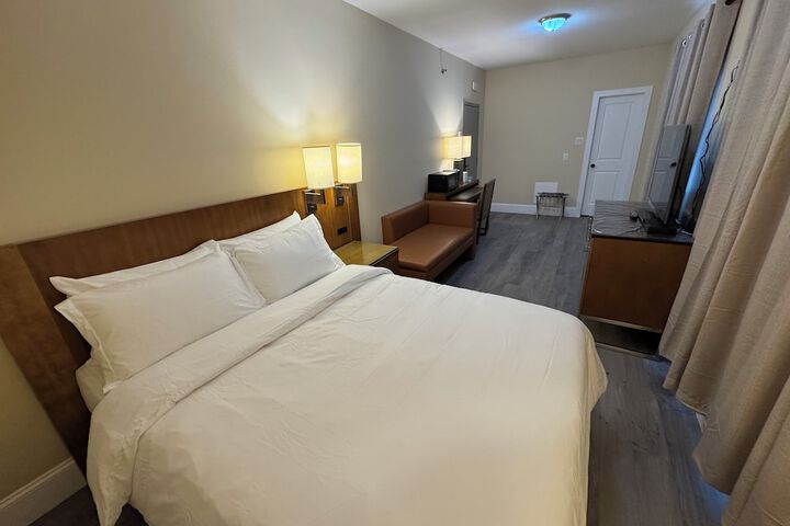 Room 13 of 36