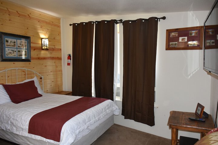 Room 2 of 30