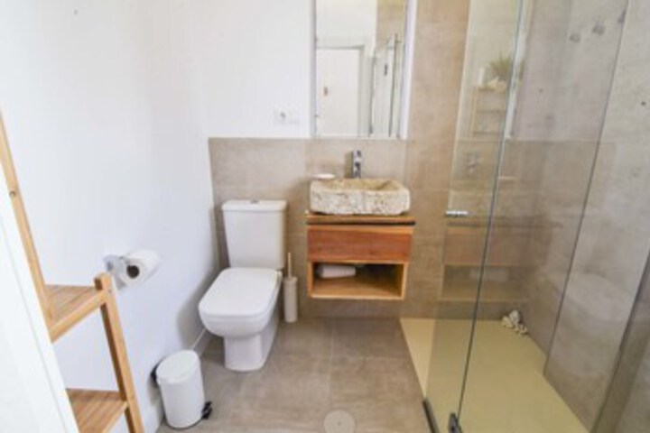 Room 5 of 41