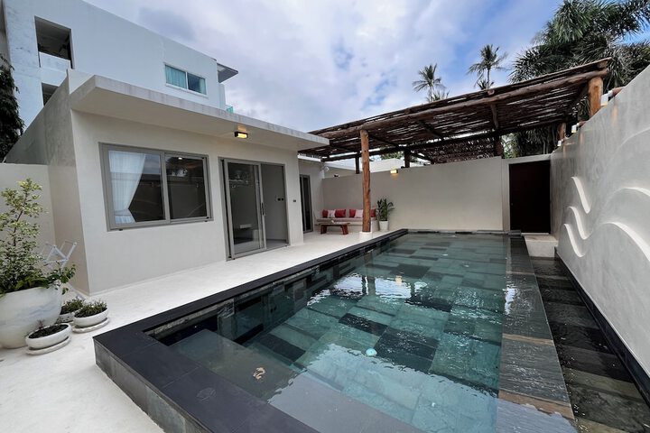 Pool 76 of 218