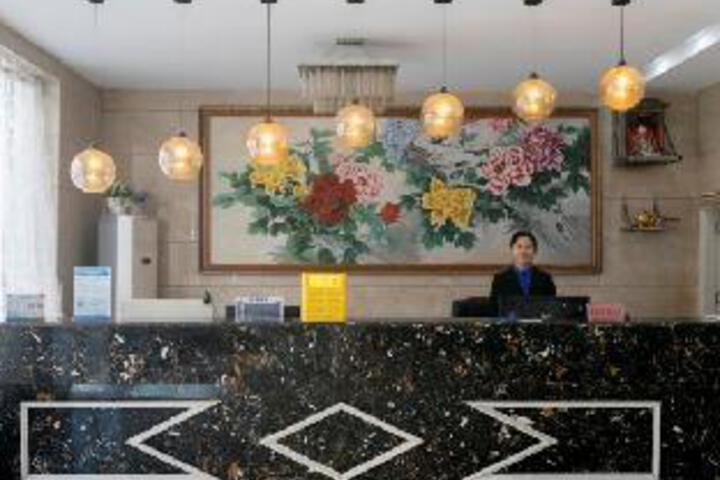 Fuqian Business Hotel