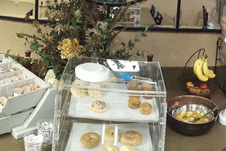 Breakfast/Coffee Service 18 of 20