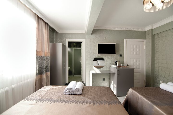 Room 7 of 42