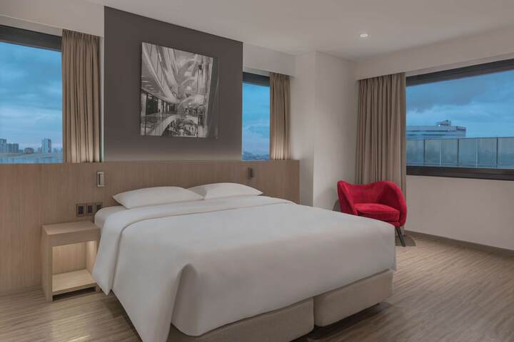 Room 10 of 76