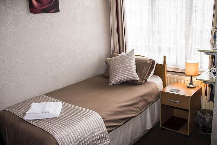 Room 9 of 26