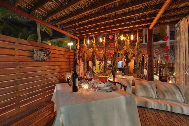 Dining 40 of 81