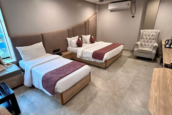 Room 10 of 21
