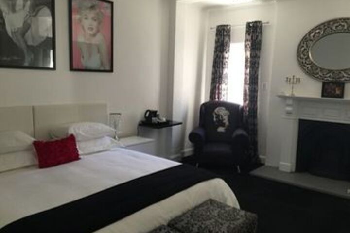 Room 27 of 46