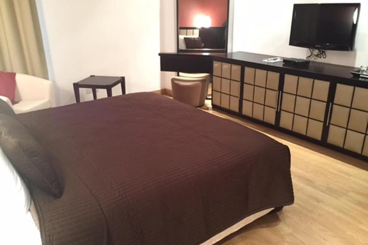 Room 8 of 22