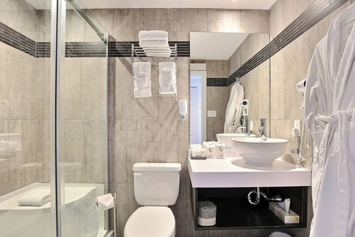 Double Accessible (8 of 10)