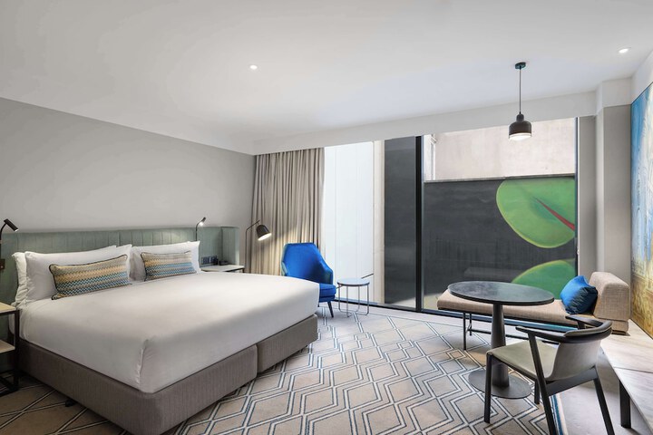 Room 18 of 60