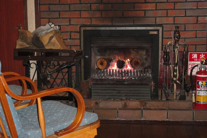 Room 11 of 28