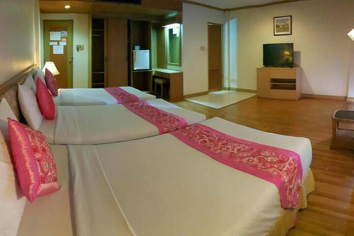 Room 13 of 49