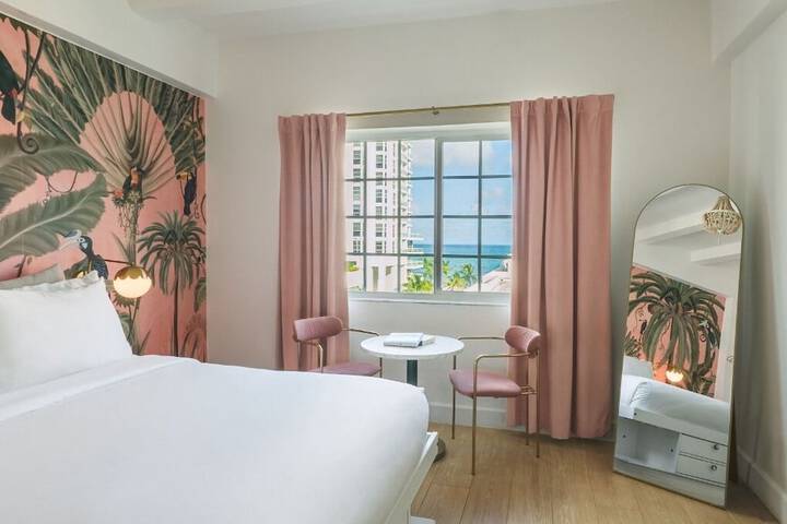 Room 12 of 26
