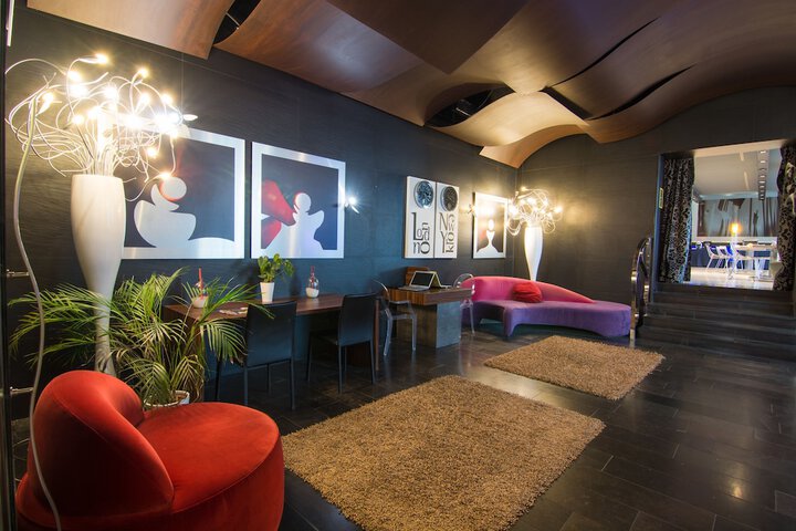 Entrance & Lobby