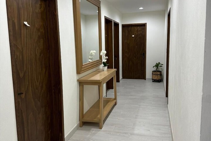 Ballroom/Hall 77 of 96