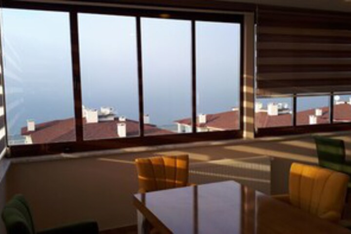 Room 8 of 30