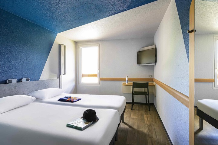 Room 4 of 23