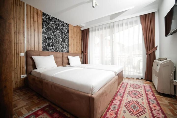 Room 21 of 32
