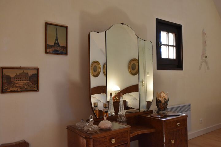 Room 4 of 44