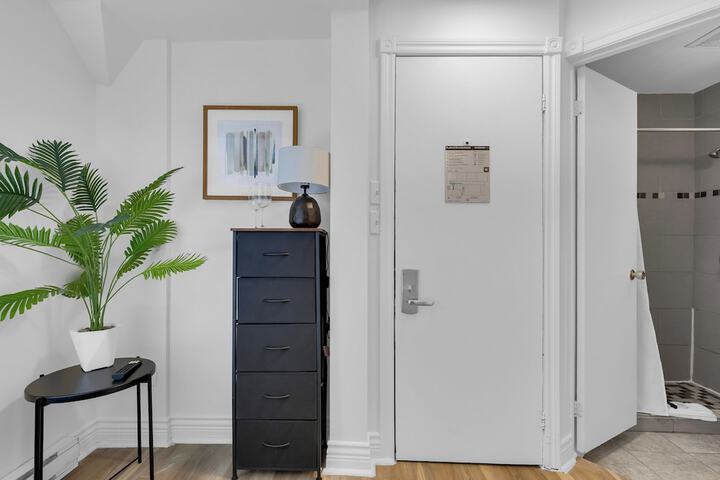 Room 74 of 174