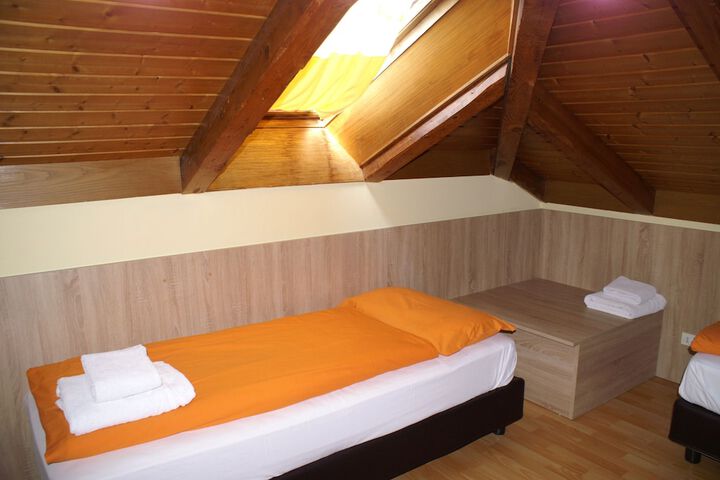 Room 11 of 75