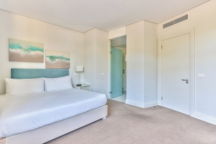 Room 19 of 111
