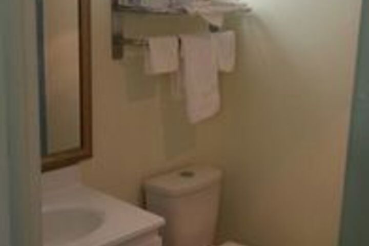 Room 2 of 9