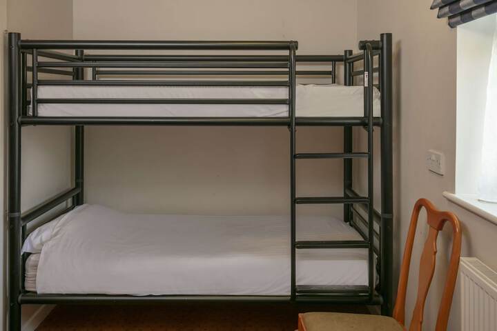 Room 28 of 64