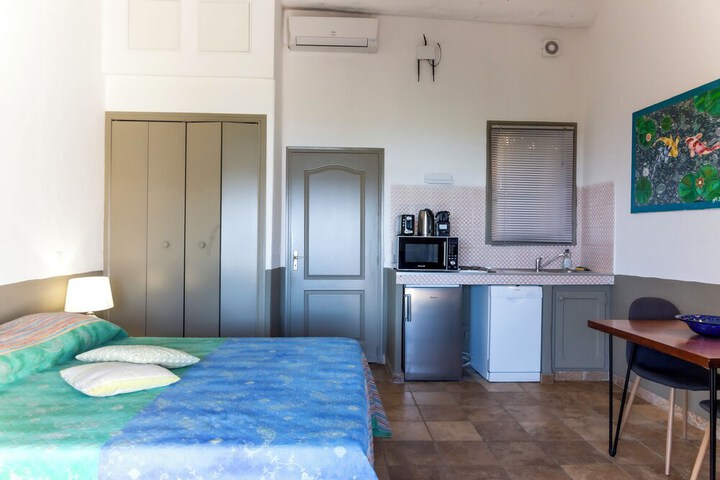 Room 9 of 40
