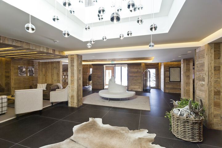 Hotel Interior 4 of 110