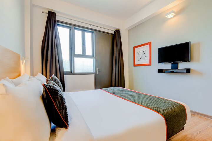 Room 9 of 44