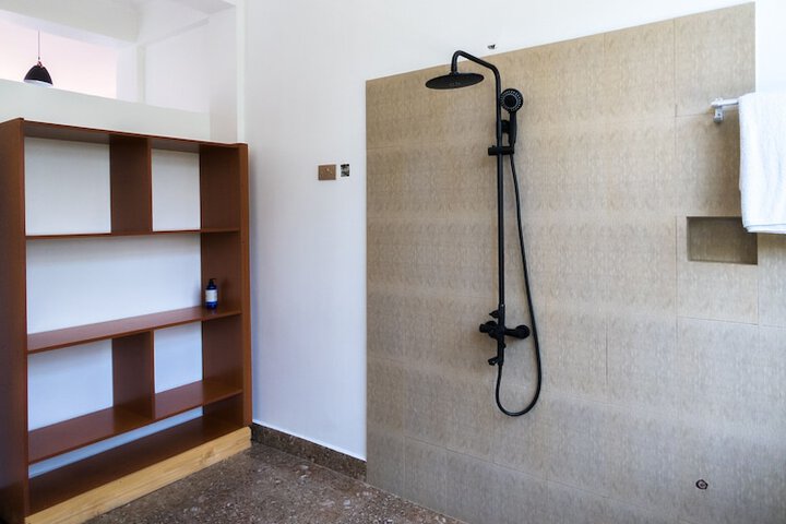Room 17 of 18