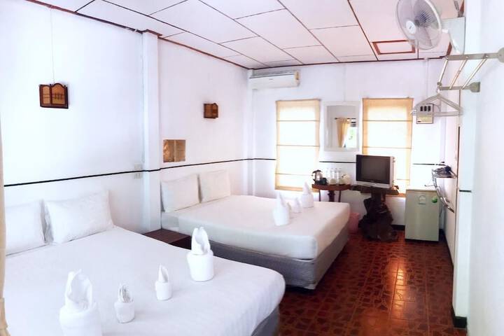 Room 6 of 48