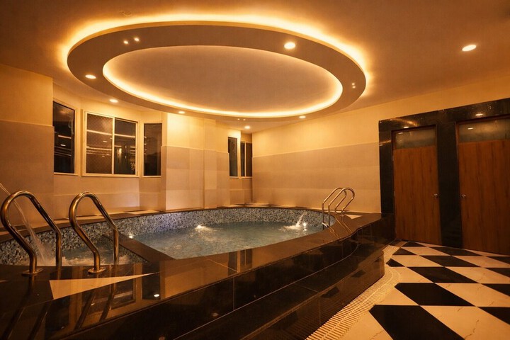 Pool 20 of 58