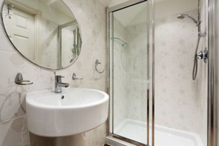 Room 3 of 18