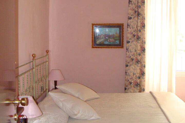 Room 17 of 25