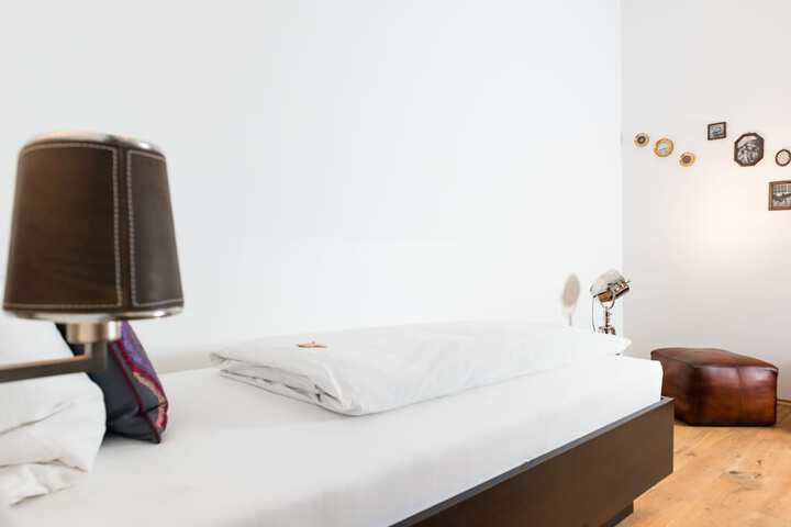 Room 6 of 44