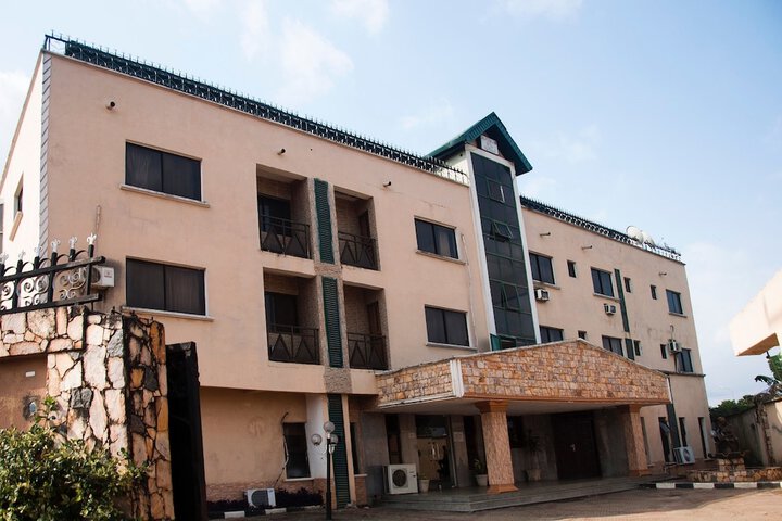 Alfoscar Hotel & Suites