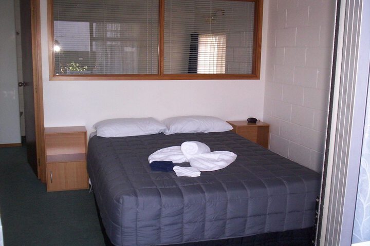 Room 3 of 27