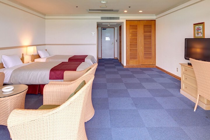Room 25 of 118