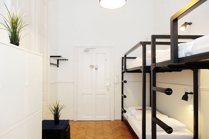 Room 21 of 49