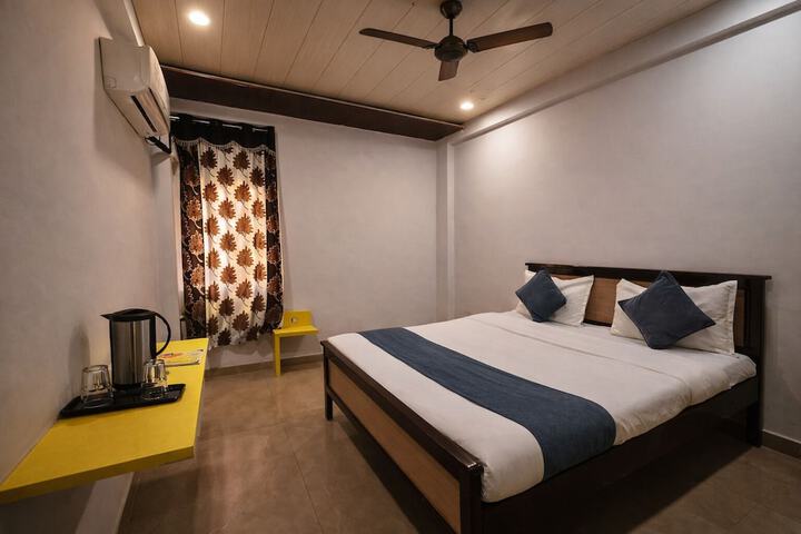 Room 14 of 24