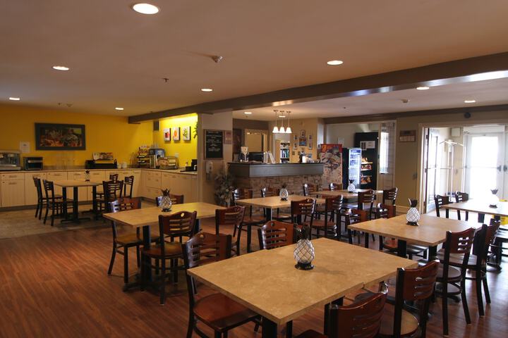 Breakfast/Coffee Service 21 of 23