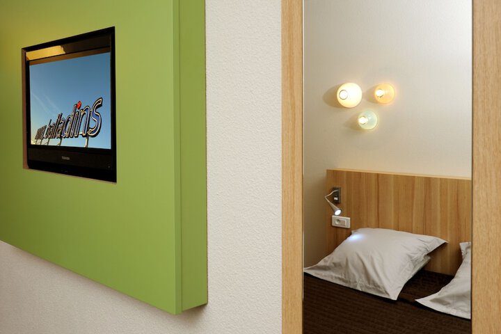 Room 8 of 20