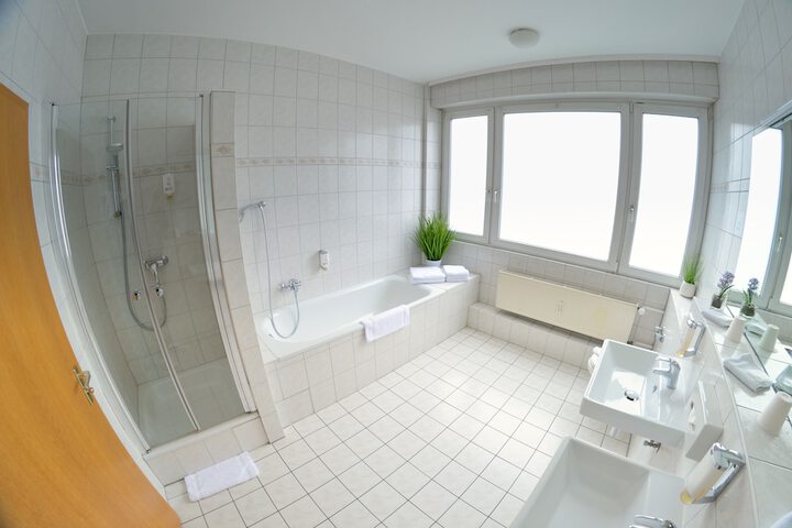 Room 45 of 60