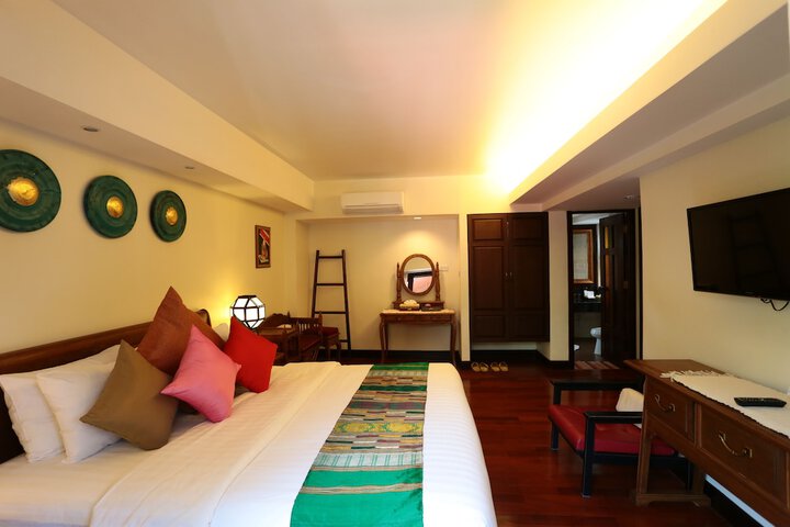 Room 30 of 98