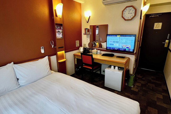 Room 3 of 41