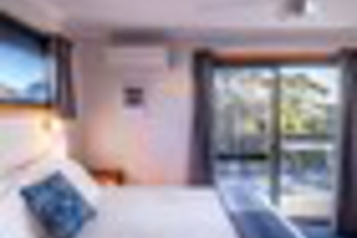 Room 26 of 120