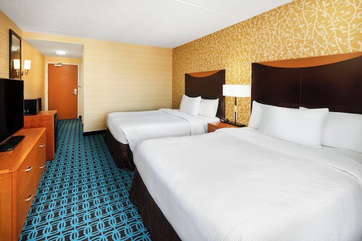 2 Queen Beds (3 of 7)